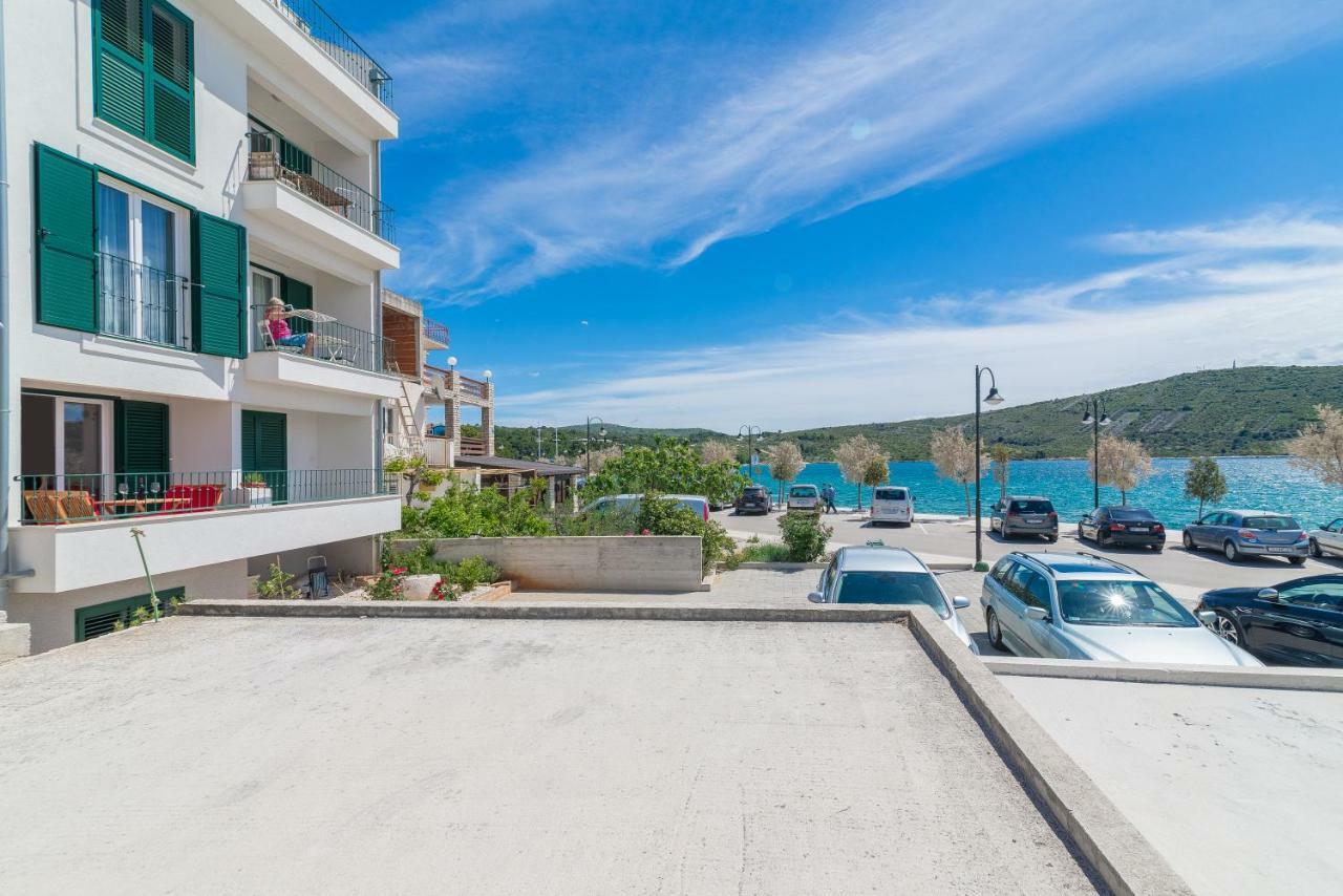 פרימוסטן Beachfront Apartments Villa Sisa מראה חיצוני תמונה