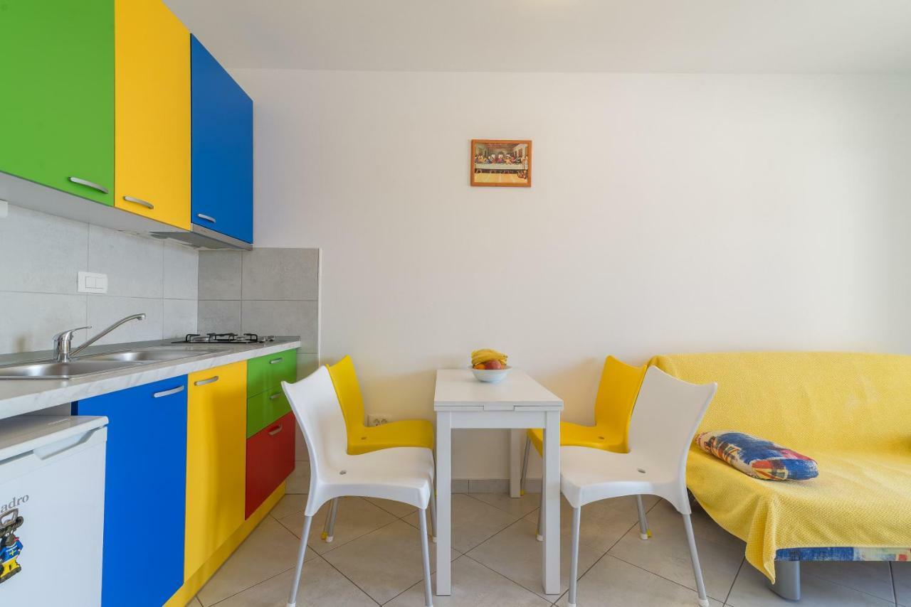 פרימוסטן Beachfront Apartments Villa Sisa מראה חיצוני תמונה