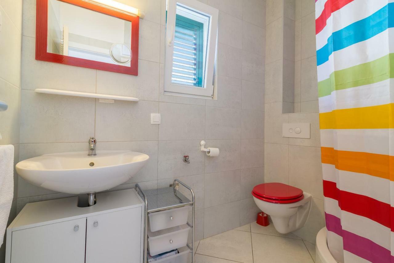 פרימוסטן Beachfront Apartments Villa Sisa מראה חיצוני תמונה